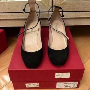Valentino Garavani Tango suede heels - Authentic!